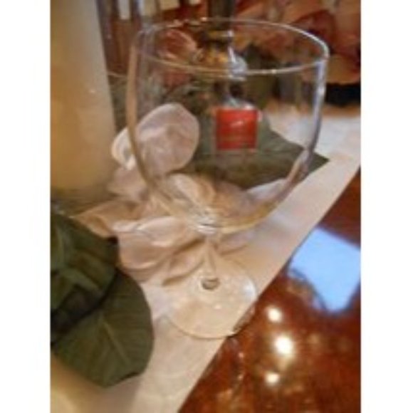 4 Bormioli Rocco Made in Italy Italian 8 oz. Stemmed Wine Glasses 6 3/4" Tall - Picture 5 of 5